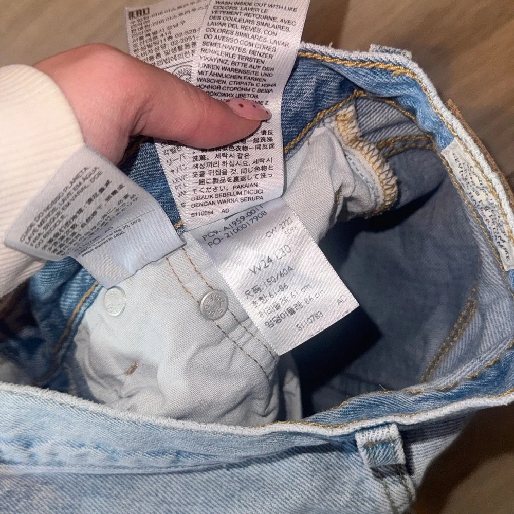 Levi's Light Blue Straight Leg 501 Jeans - Picture 7 of 7